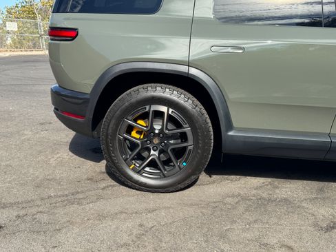 Used 2027 Rivian R2 Performance AWD/4WD image 11