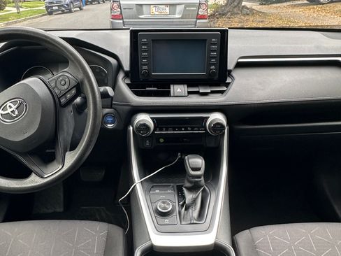 Used 2019 Toyota RAV4 XLE w/ Carpet Mat Package image 23
