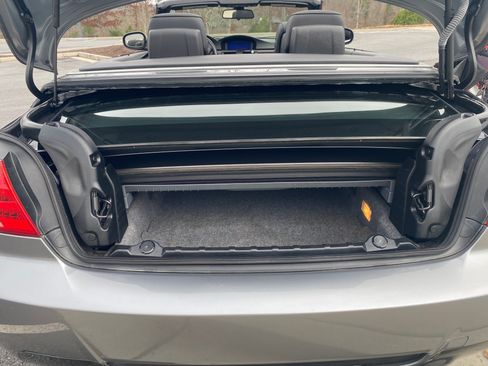 Used 2011 BMW 335i Convertible image 9