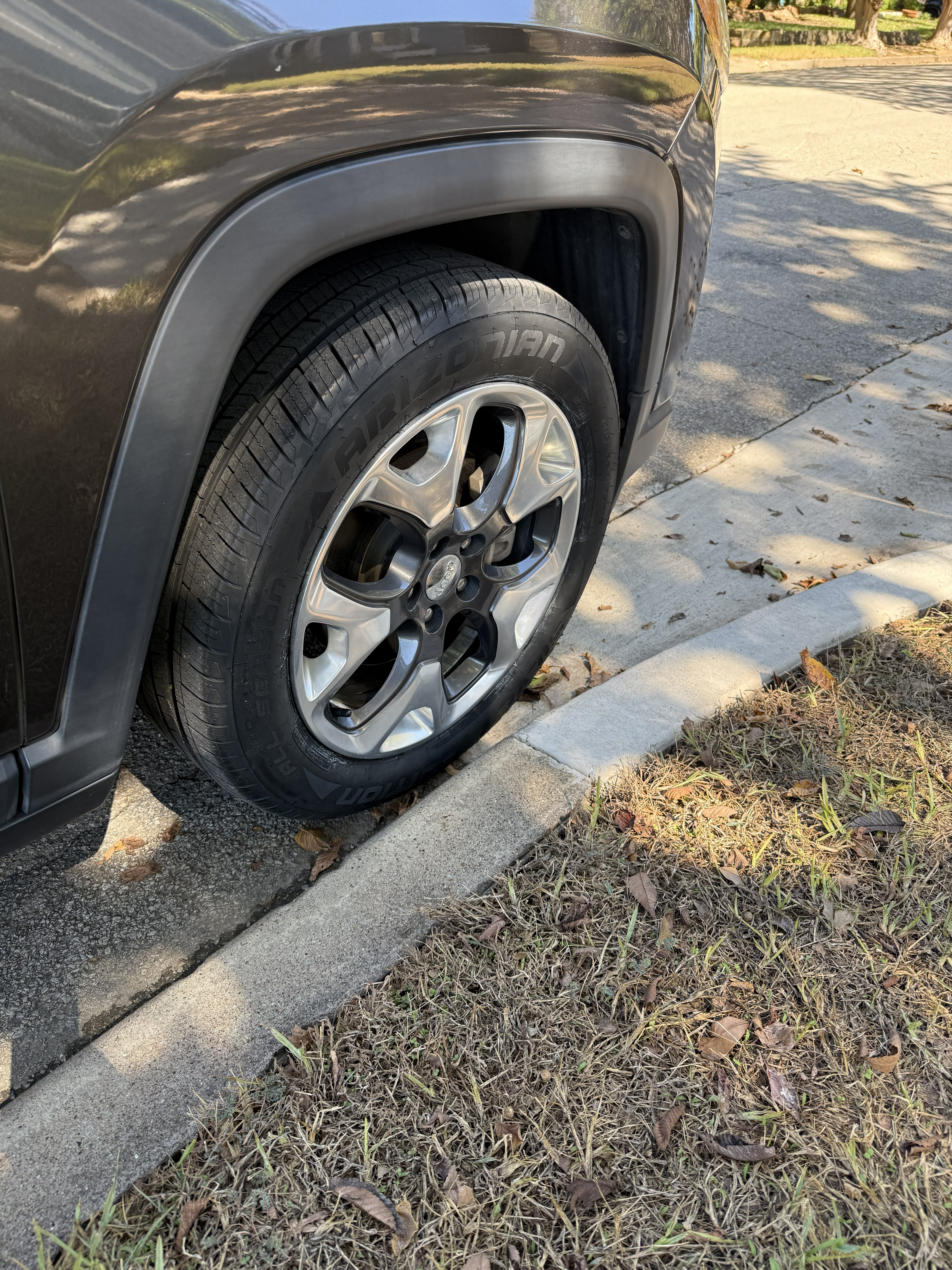 Used 2018 Jeep Compass Limited w/ Navigation Group FWD image 16