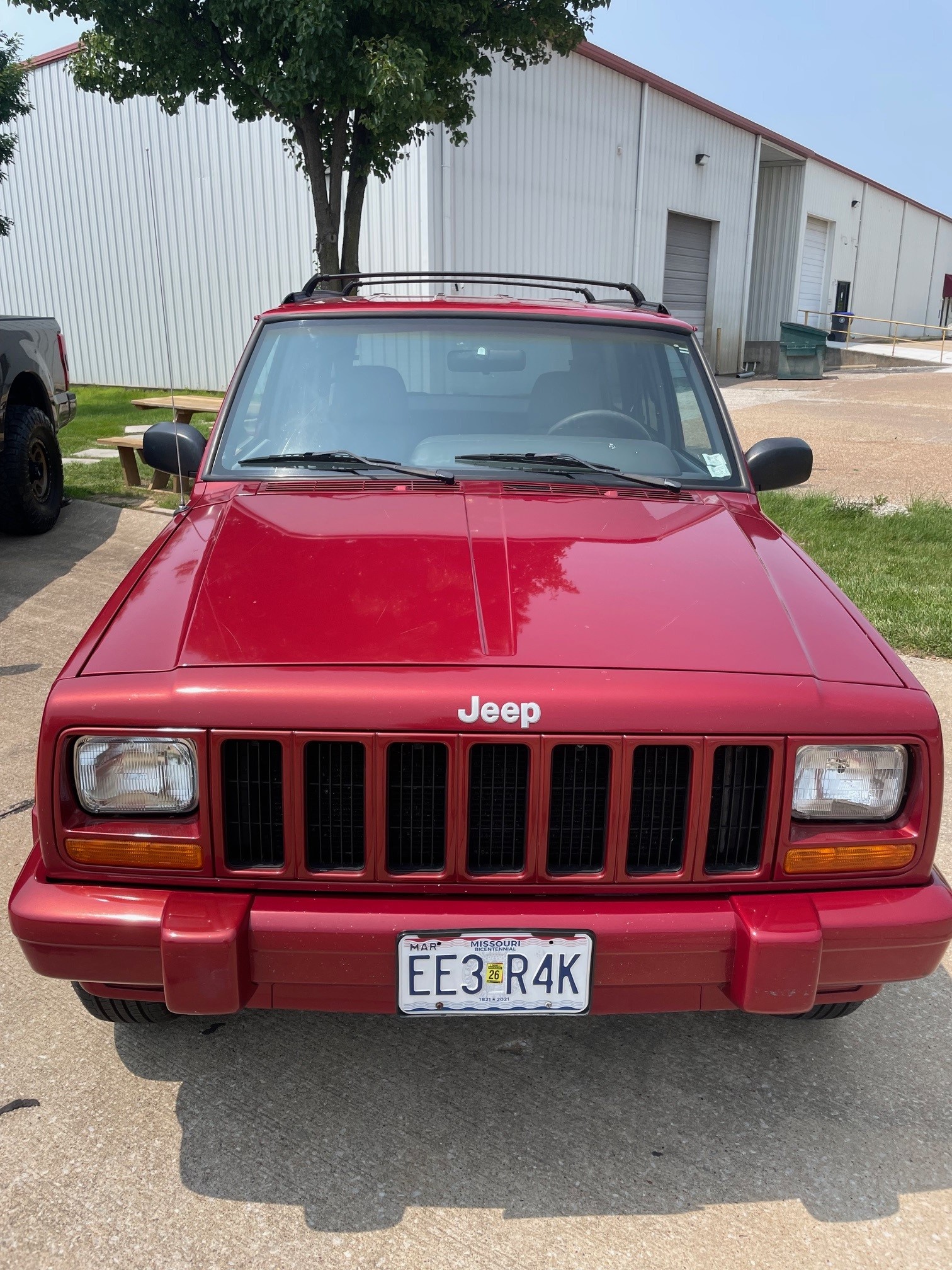 Used 1998 Jeep Cherokee 4WD 4-Door image 2