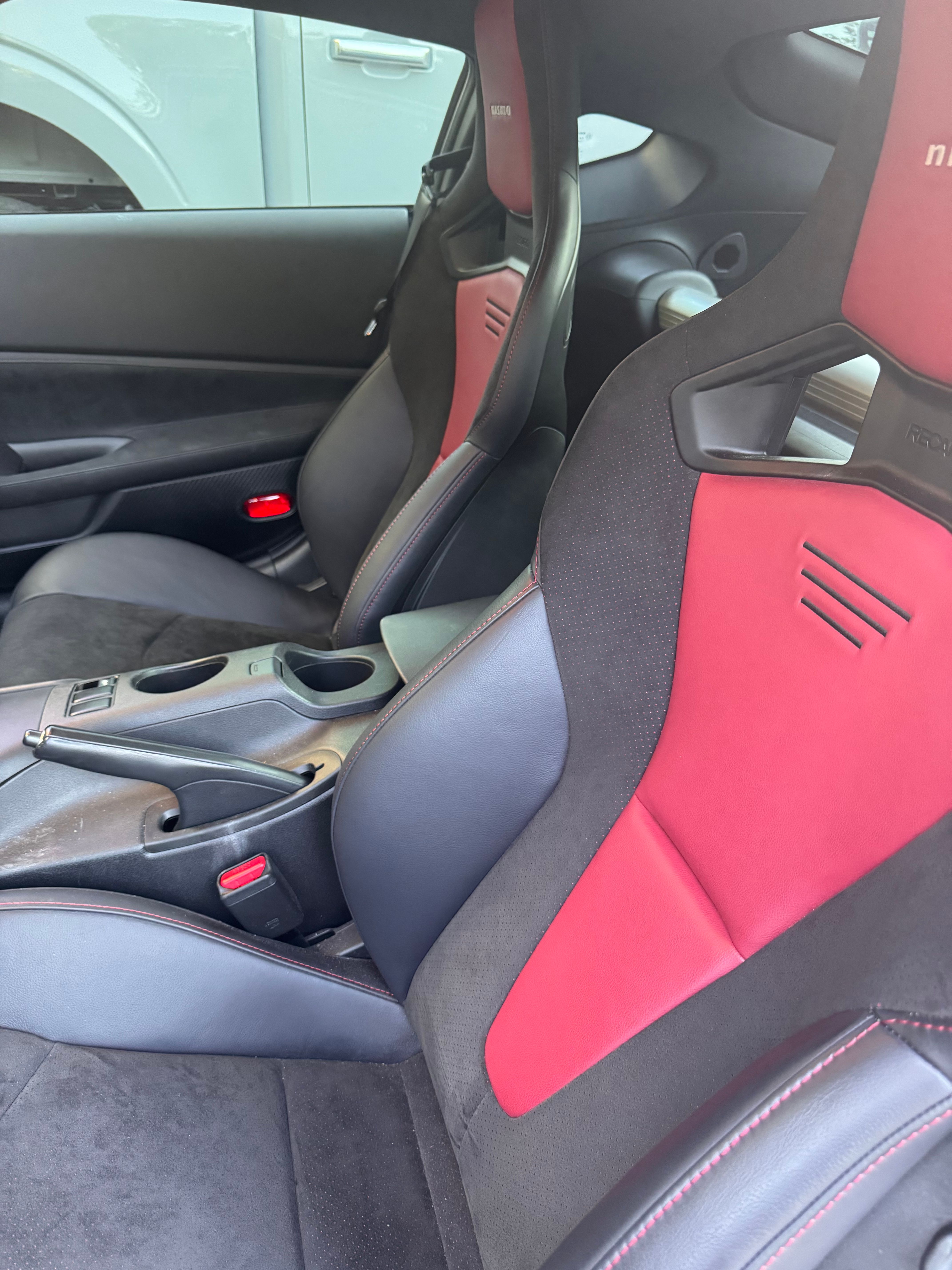 Used 2024 Nissan Z NISMO w/ Floor Mat Package RWD image 9