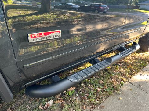 Used 2018 GMC Sierra 1500 SLT w/ All Terrain Package image 4