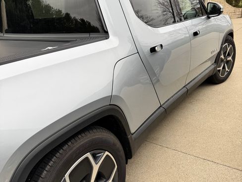 Used 2024 Rivian R1T Adventure image 9