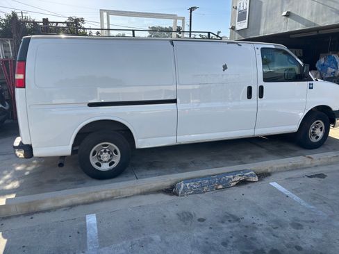 Used 2007 Chevrolet Express 2500 Extended w/ Power and Light Package image 4