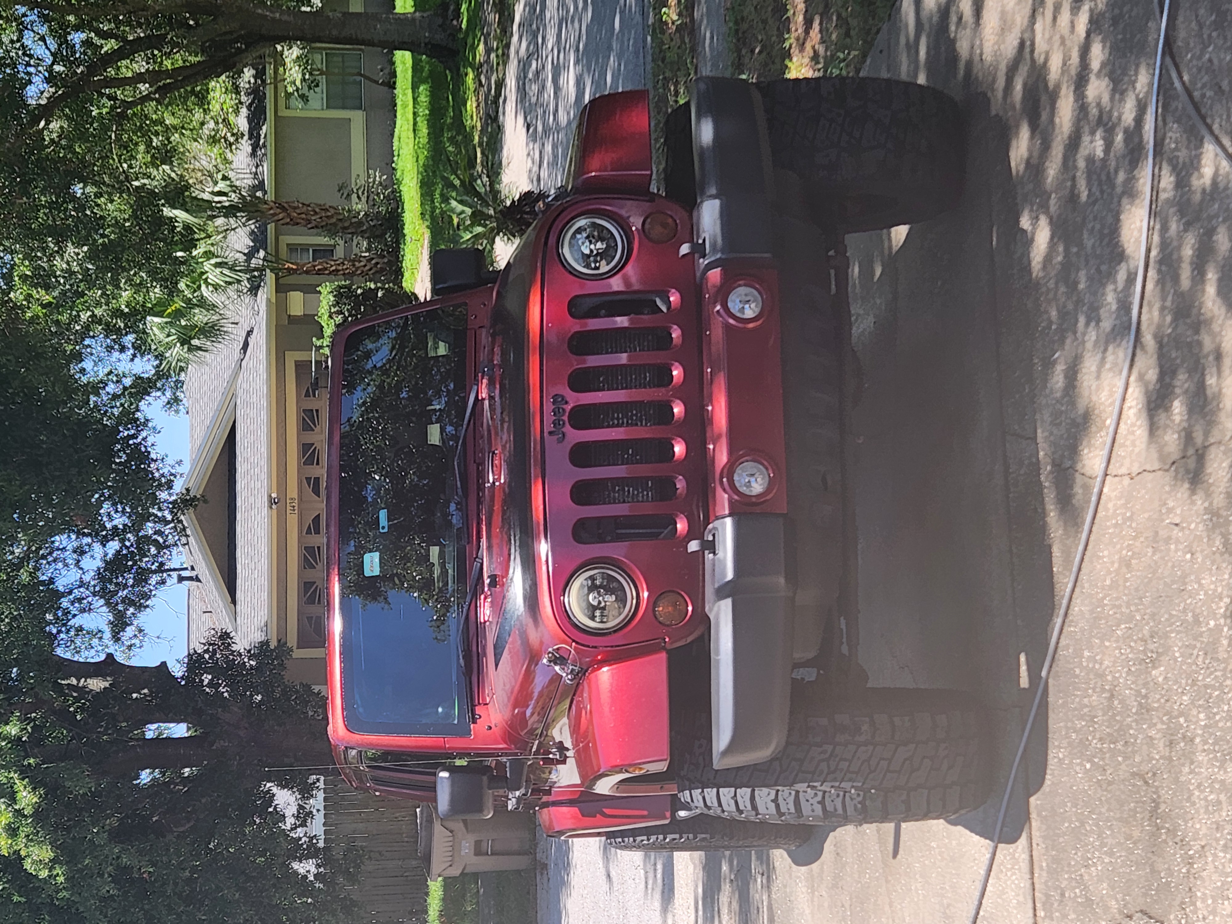 Used 2012 Jeep Wrangler Unlimited Sahara AWD/4WD image 5
