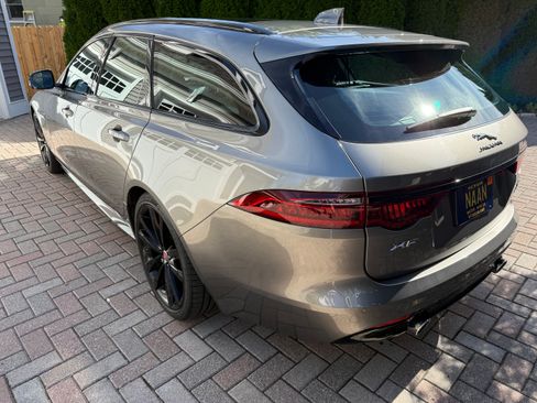 Used 2018 Jaguar XF S image 2