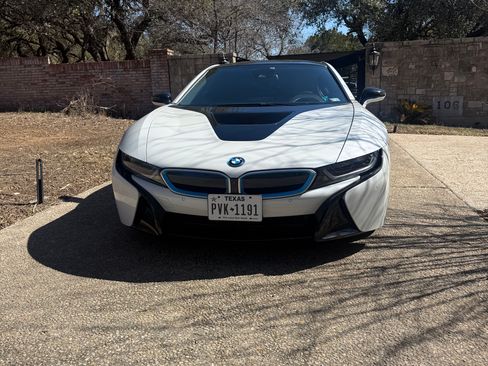 Used 2016 BMW i8 image 1