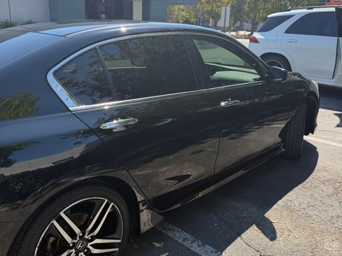 Used 2017 Honda Accord Sport Special Edition image 4