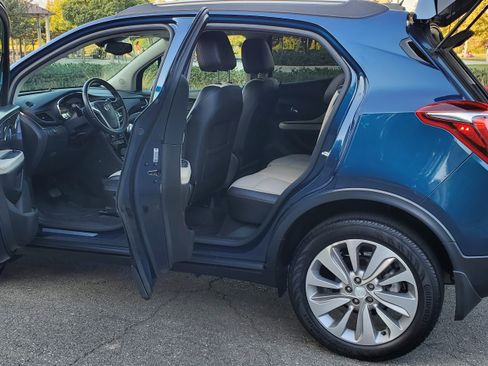 Used 2019 Buick Encore Preferred image 9