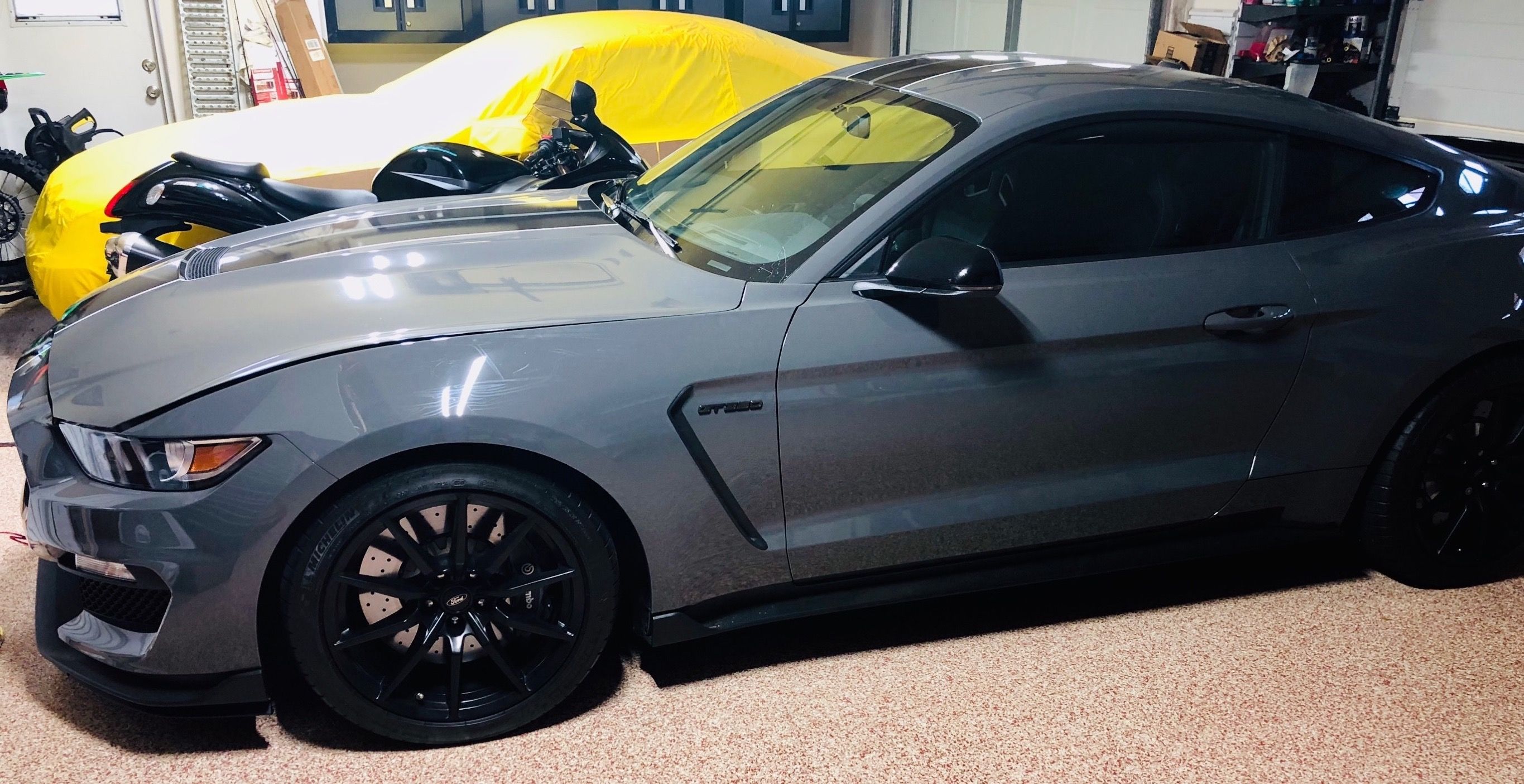 Used 2018 Ford Mustang Shelby GT350 w/ Electronics Package RWD image 1