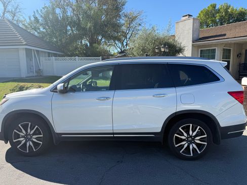 Used 2019 Honda Pilot Touring image 2