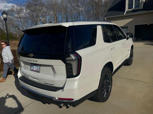 Used 2025 Chevrolet Tahoe Premier image 2