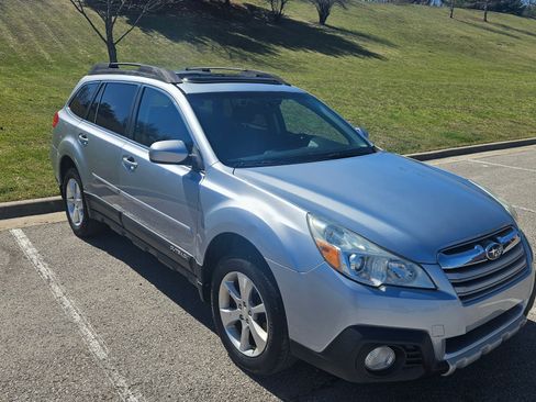 Used 2014 Subaru Outback 2.5i Limited image 11