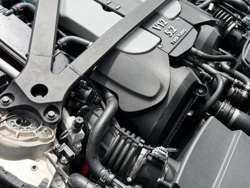 Used 2019 Aston Martin DB11 AMR image 14