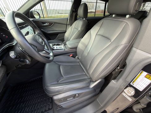 Used 2021 Audi Q8 Premium Plus w/ Premium Plus Package image 23