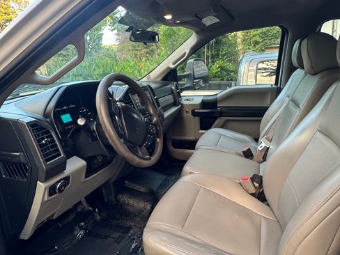 Used 2017 Ford F450 XL w/ Power Equipment Group RWD image 5