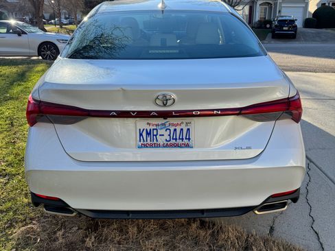 Used 2020 Toyota Avalon XLE image 12