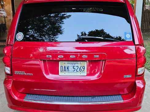 Used 2013 Dodge Grand Caravan SXT w/ Security Group image 2