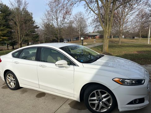 Used 2015 Ford Fusion SE w/ Equipment Group 202A image 1