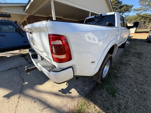 Used 2023 RAM 3500 Limited image 8
