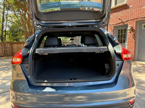 Used 2018 Ford Focus ST w/ Equipment Group 401A FWD image 11