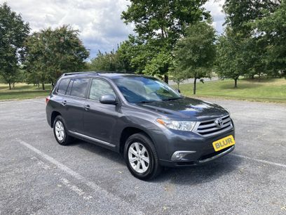 Used 2013 Toyota Highlander SE