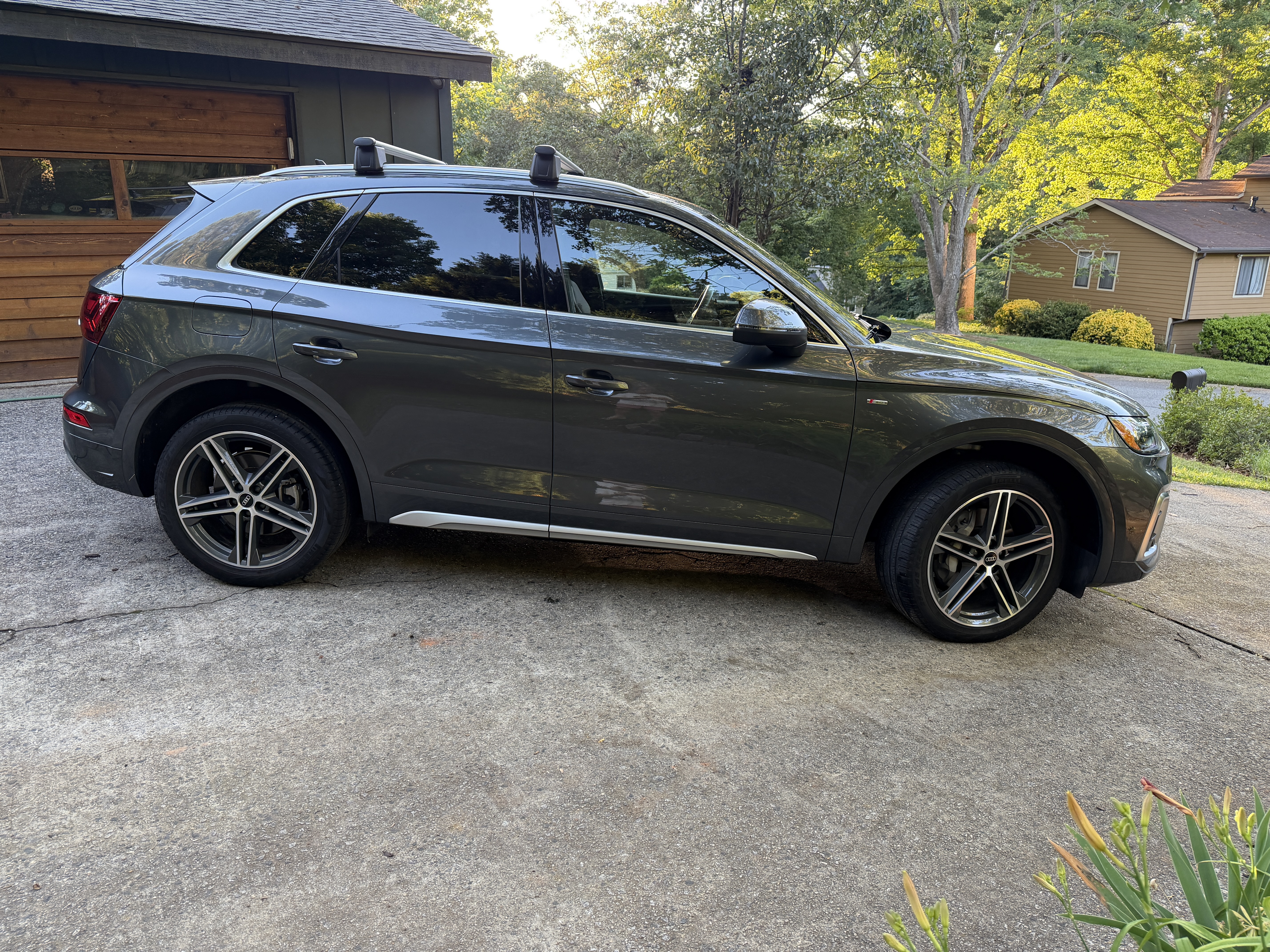 Used 2022 Audi Q5 e Premium AWD/4WD image 4
