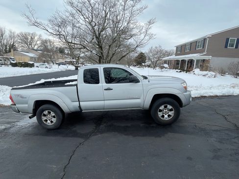 Used 2006 Toyota Tacoma 4x4 Access Cab V6 image 4