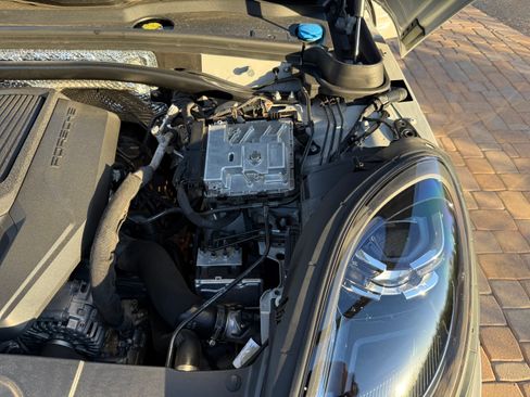 Used 2024 Porsche Macan image 19