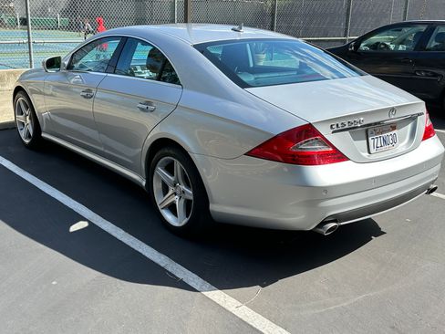 Used 2011 Mercedes-Benz CLS 550 image 4