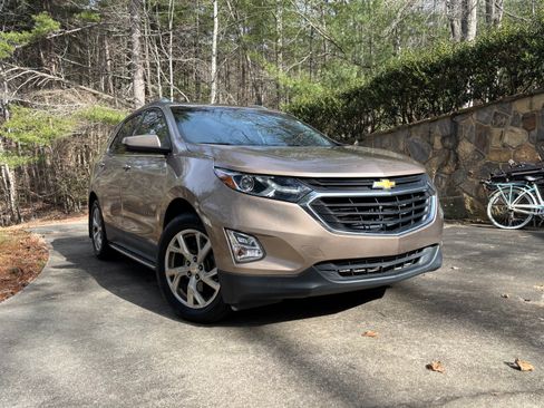 Used 2018 Chevrolet Equinox LT image 4