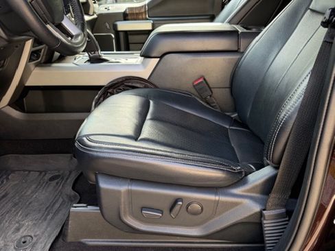 Used 2020 Ford F150 Lariat RWD image 10