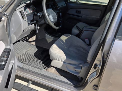 Used 2001 Toyota 4Runner SR5 image 12