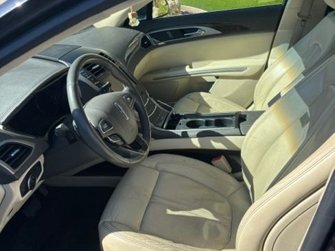 Used 2013 Lincoln MKZ FWD image 8