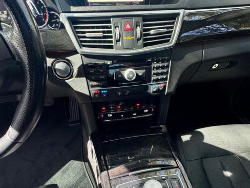 Used 2011 Mercedes-Benz E 550 Sedan image 31