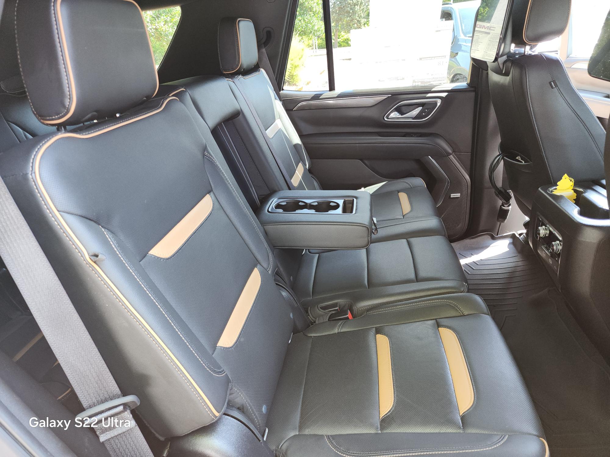 Used 2021 GMC Yukon AT4 w/ AT4 Premium Plus Package AWD/4WD image 14