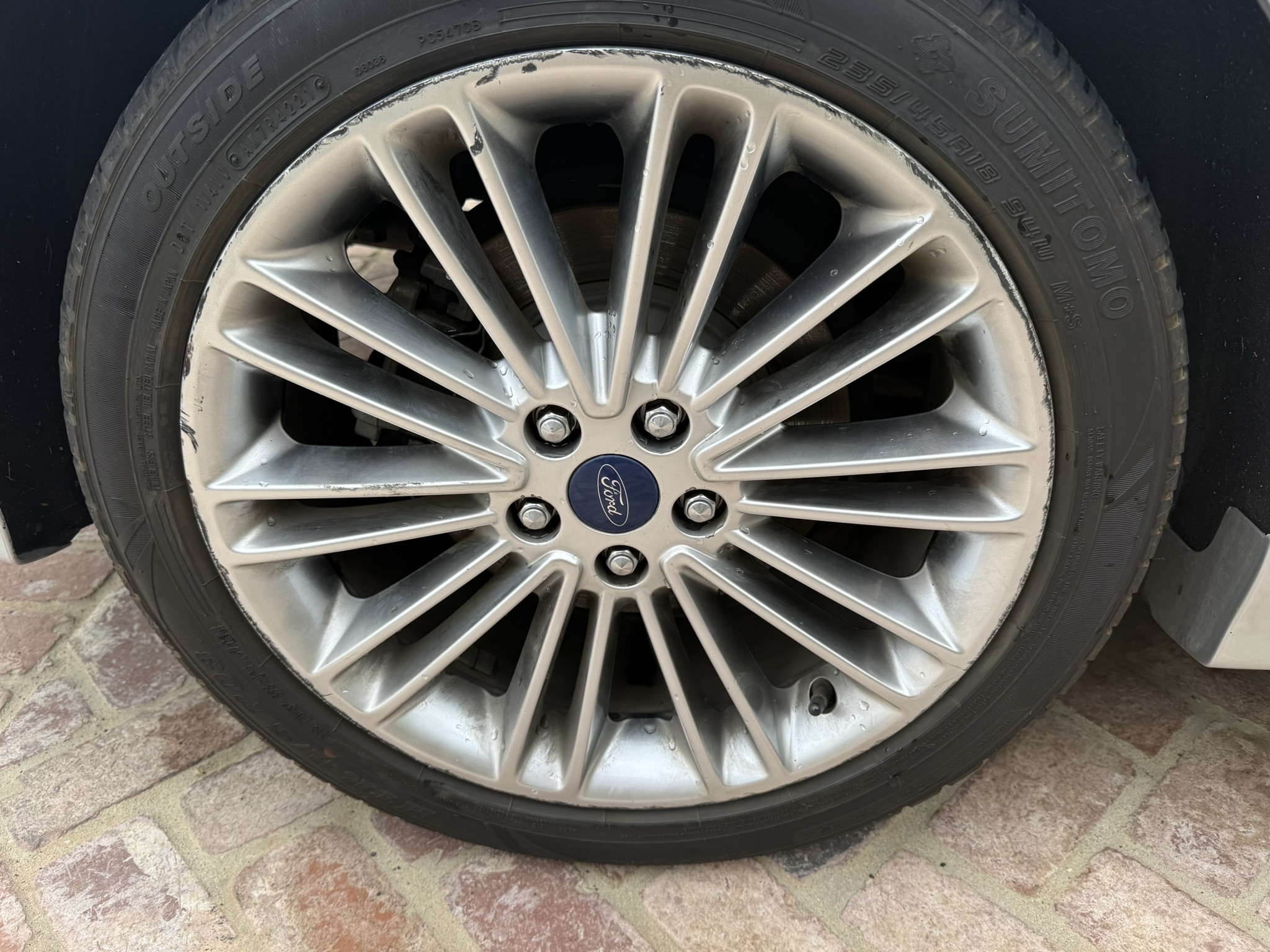 Used 2015 Ford Fusion SE w/ Equipment Group 202A FWD image 16