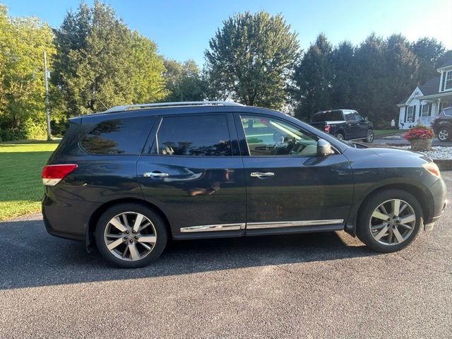 Used 2016 Nissan Pathfinder Platinum AWD/4WD image 12