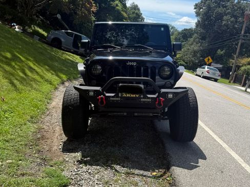 Used 2011 Jeep Wrangler Unlimited Sport AWD/4WD image 4