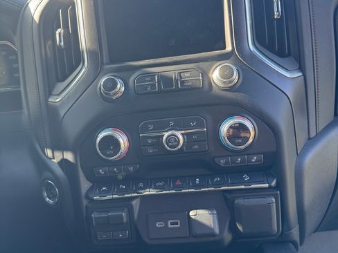 Used 2020 GMC Sierra 1500 AT4 w/ AT4 Premium Package AWD/4WD image 17