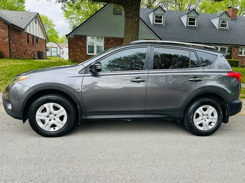 Used 2015 Toyota RAV4 LE image 4