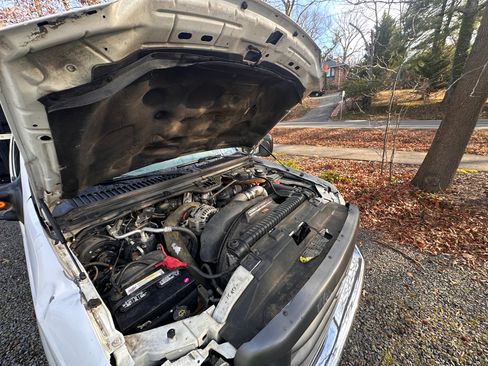 Used 2003 Ford F550 2WD Regular Cab Super Duty image 24