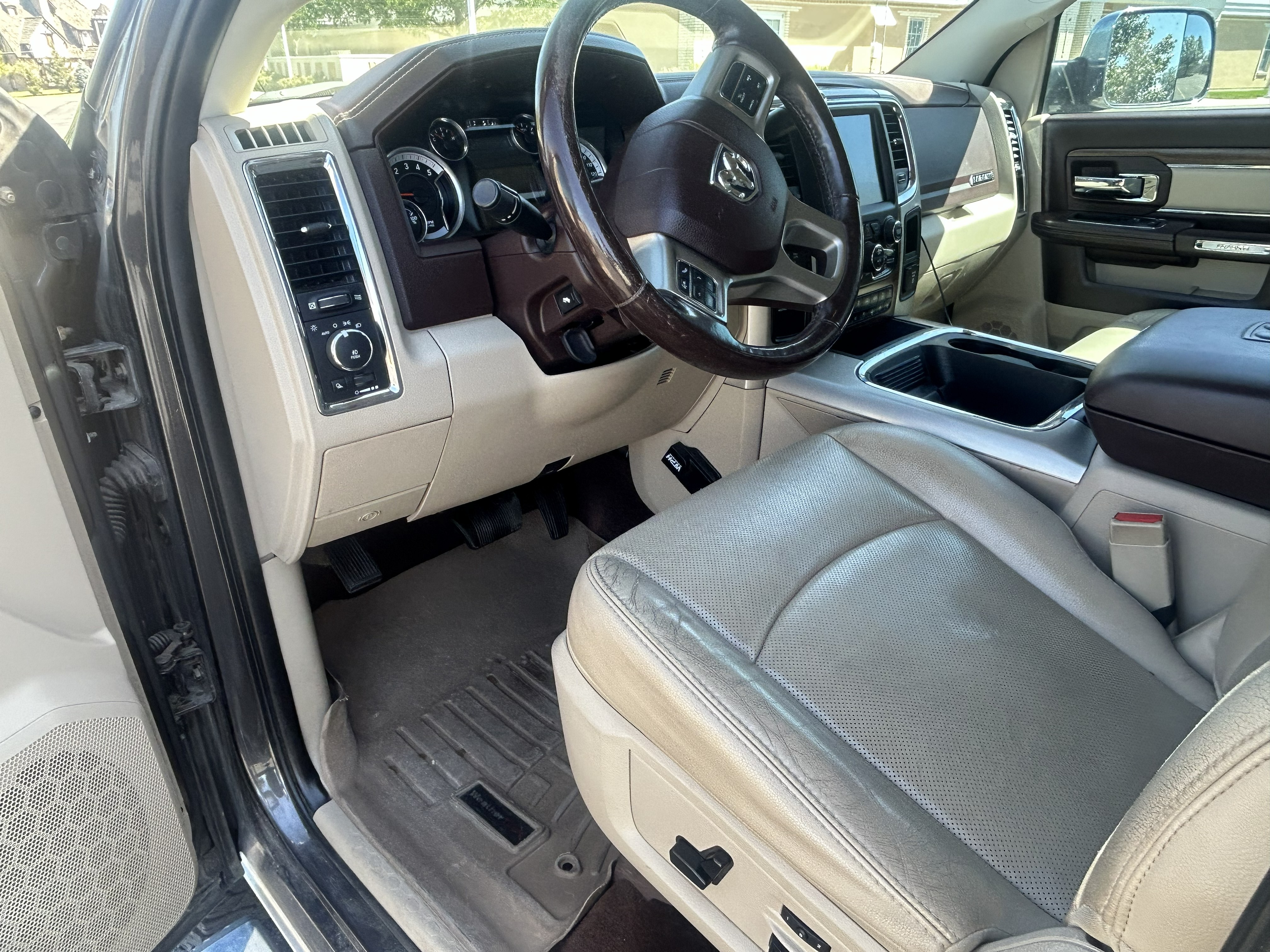Used 2016 RAM 2500 Laramie w/ Convenience Group AWD/4WD image 12