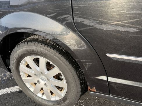 Used 2012 Chrysler Town & Country Touring-L w/ Driver Convenience Group image 28