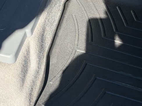 Used 2011 Toyota Tacoma 4x4 Access Cab V6 w/ TRD Off-Road Pkg image 9