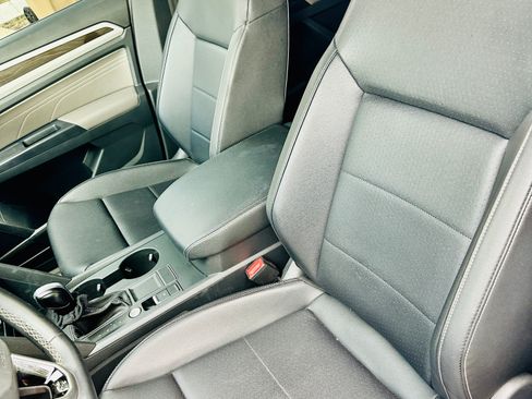 Used 2021 Volkswagen Atlas SE image 16