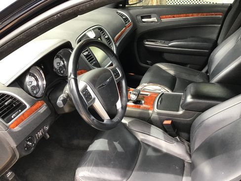 Used 2012 Chrysler 300 Limited RWD image 11