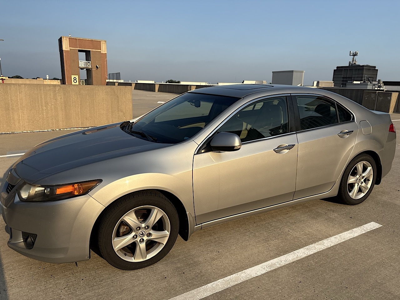 Used 2010 Acura TSX Sedan FWD image 2