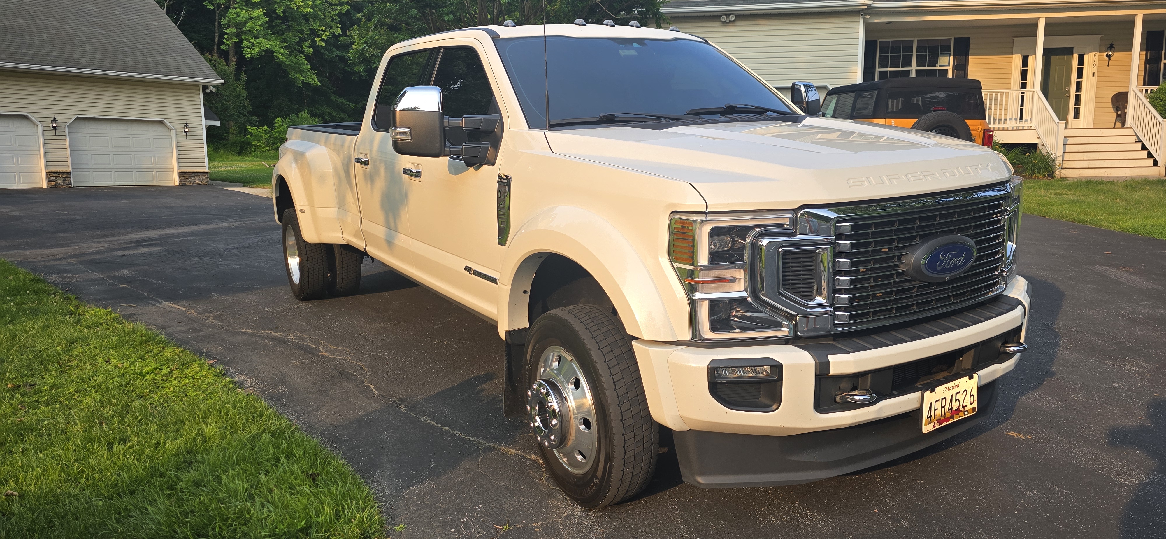 Used 2022 Ford F450 Platinum w/ FX4 Off-Road Package AWD/4WD image 2